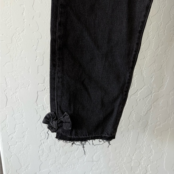 Levi’s|Black gray wash women’s straight leg jeans,raw hem & bow details•••NWT - Picture 9 of 15